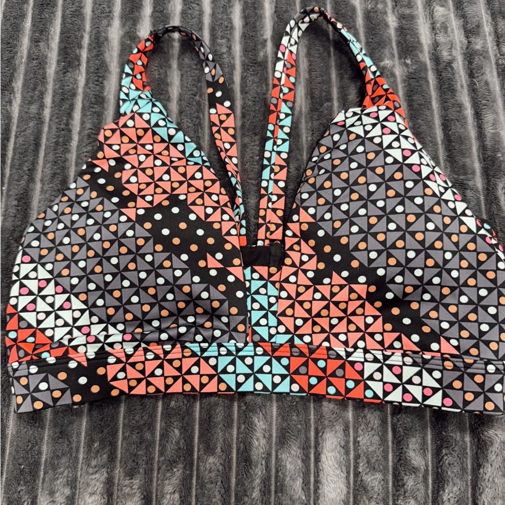 VS Geometric Pattern Sports Bra